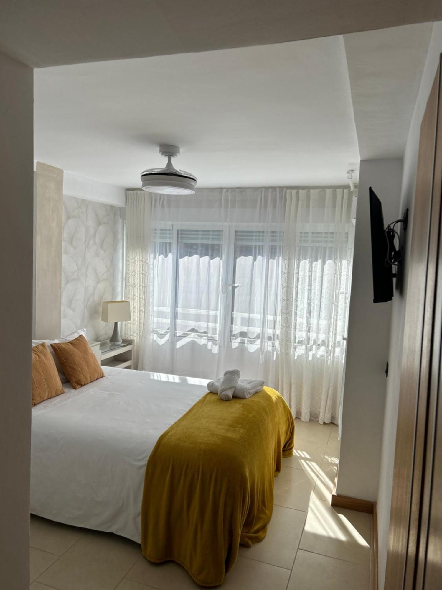 Апартаменти Atico Con Enorme Terraza Y Chill Out Particular Бенідорм Екстер'єр фото